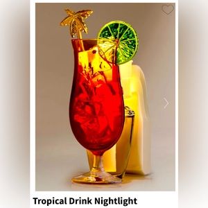 NWT!!! Bath & Body Works Wallflowers Tropical Drink Nightlight